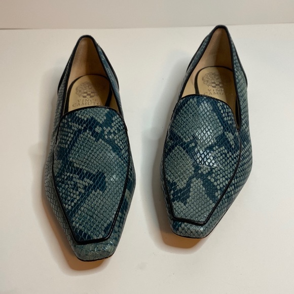 Vince Camuto Shoes - Vince Camuto Kallassa Blue Snakeskin Animal Print Flats Size 7.5